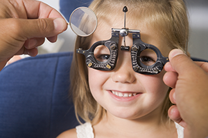 childrenexam-2 Kids Eye Sight Problem