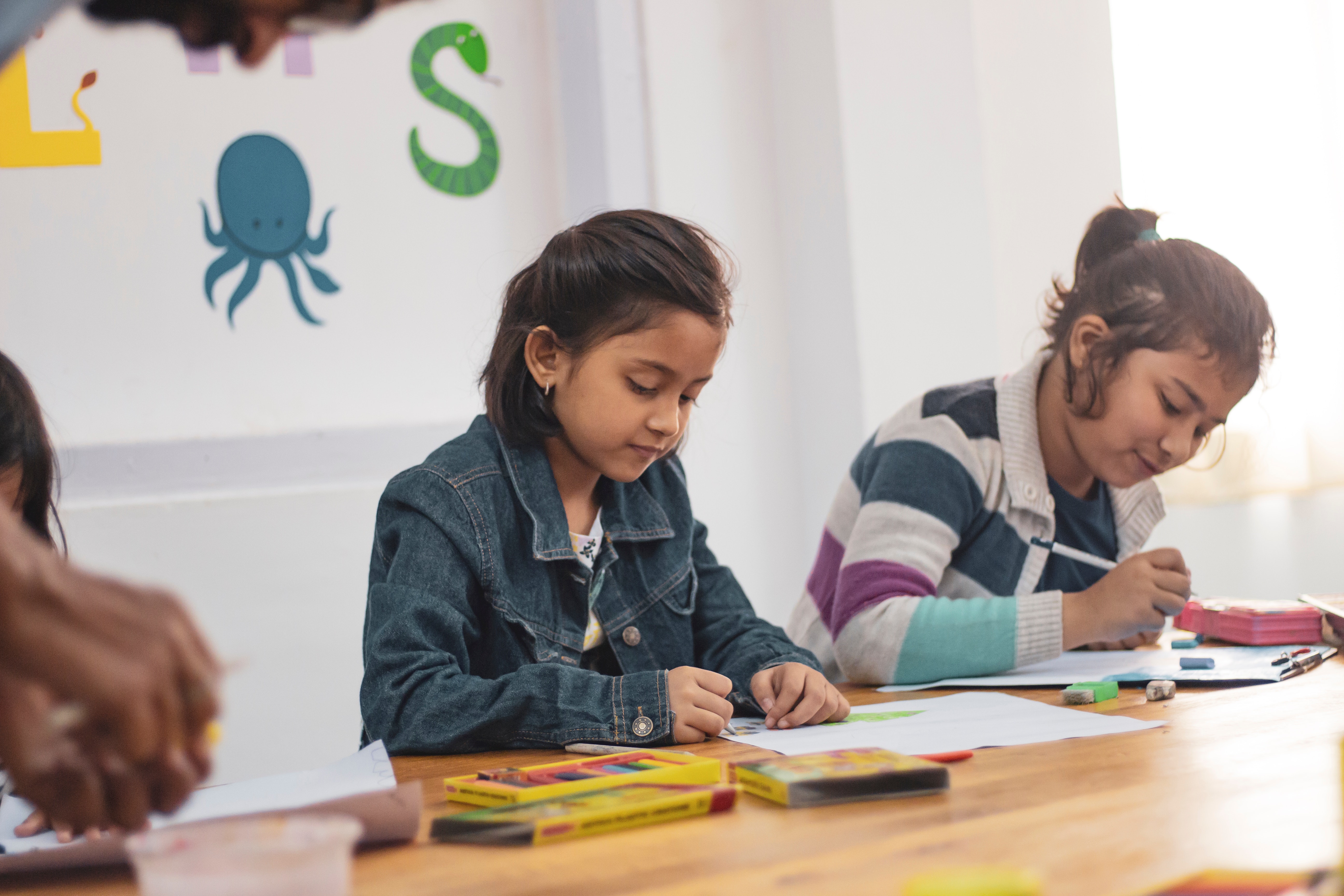 two-girls-doing-school-works-1720186 two-girls-doing-school-works-1720186