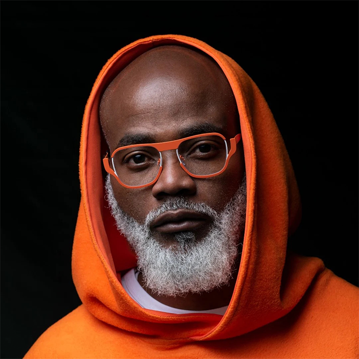 theo 700x700 theo 700x700